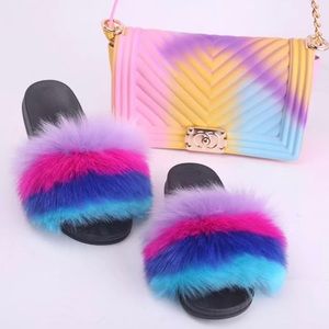 Purse and slides set! For serious inquiries @email